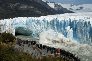 El Calafate, Santa Crúz. Registro del día de ayer del proceso de ruptura del glaciar Perito Moreno, que culminará con la caída final del arco de hielo en el Parque Nacional Los Glaciares.
Foto: Secretaria de Turismo Municipal del Calafate